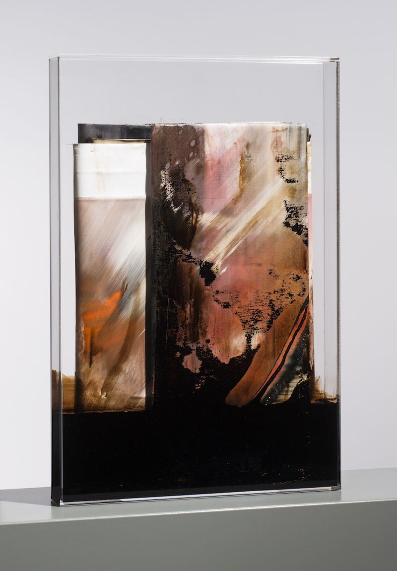 Faltung -Bitumen-Faltung (Bitumen) Nr. 10-Oil on Canvas and Bitumen on Plexiglasbox - 75 x 50 x 7 cm - 2017 