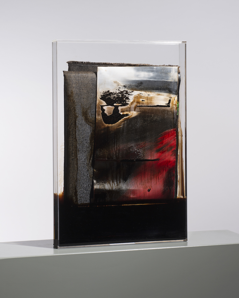 Faltung -Bitumen-Faltung (Bitumen) Nr. 12-Oil on Canvas and Bitumen on Plexiglasbox - 75 x 50 x 7 cm - 2017 